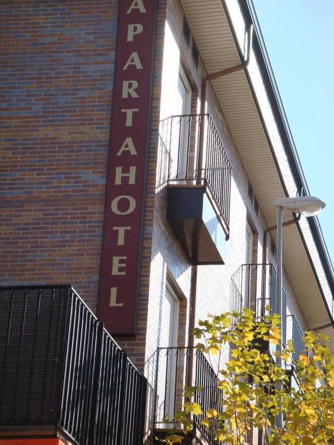Apartahotel Villanueva Villanueva del Pardillo Eksteriør bilde
