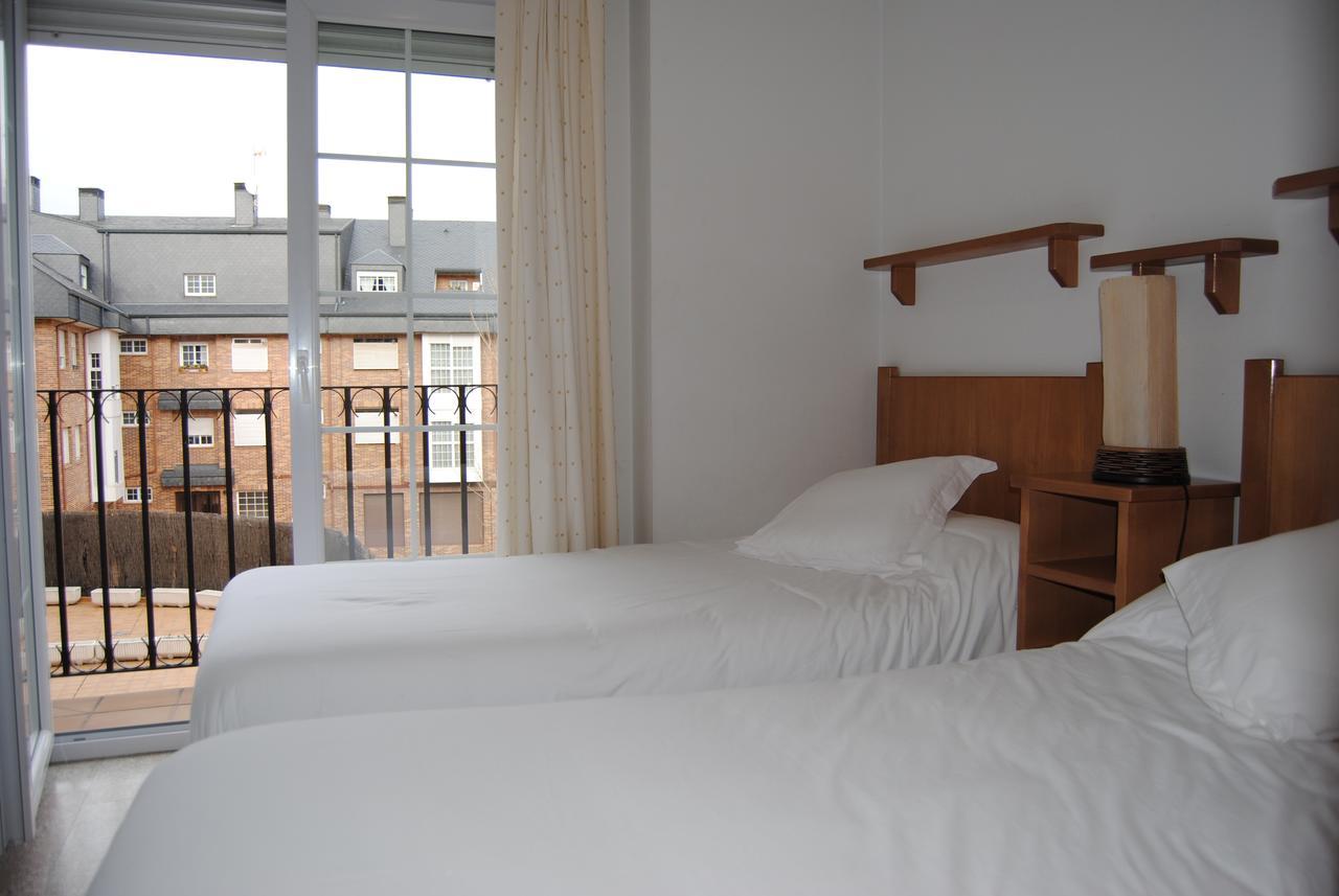 Apartahotel Villanueva Villanueva del Pardillo Eksteriør bilde